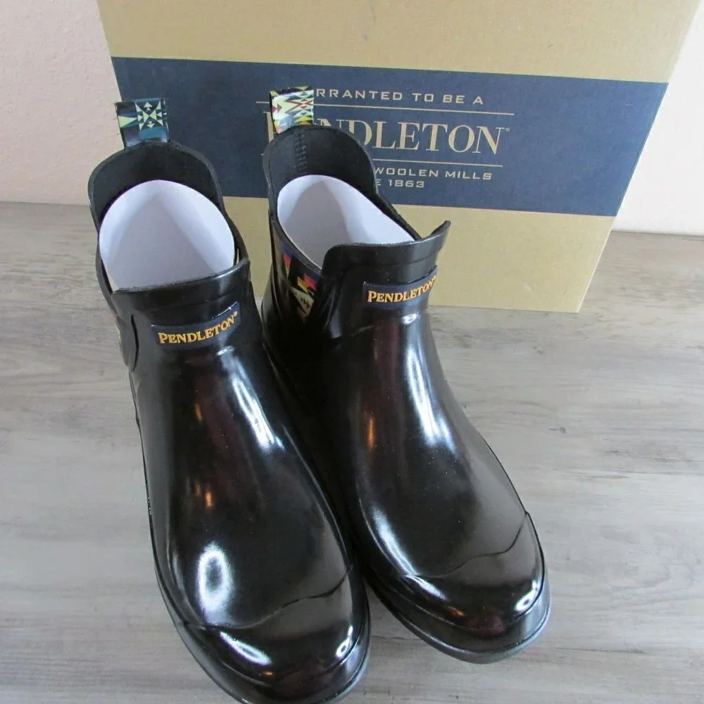 Pendleton Women's 6 Tucson Gloss Aztec Print Chelsea Rain Boot Black PW2269